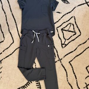 Women’s Scrubs Set